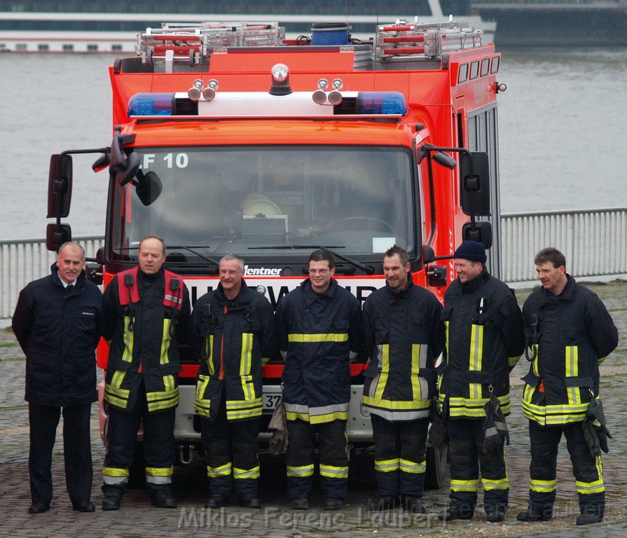 Neue LF`s fuer Koeln Uebergabe in Koeln Deutz an den Wachen  P106.JPG